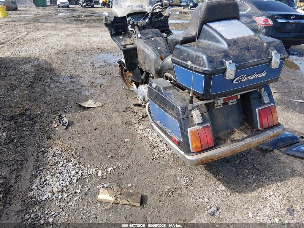 JS1VX71A1H2100717 1987 SUZUKI GV1400 photo no. 4