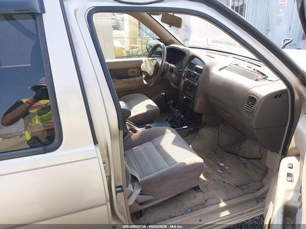 JN8AR07Y0YW413359 2000 NISSAN PATHFINDER photo no. 5