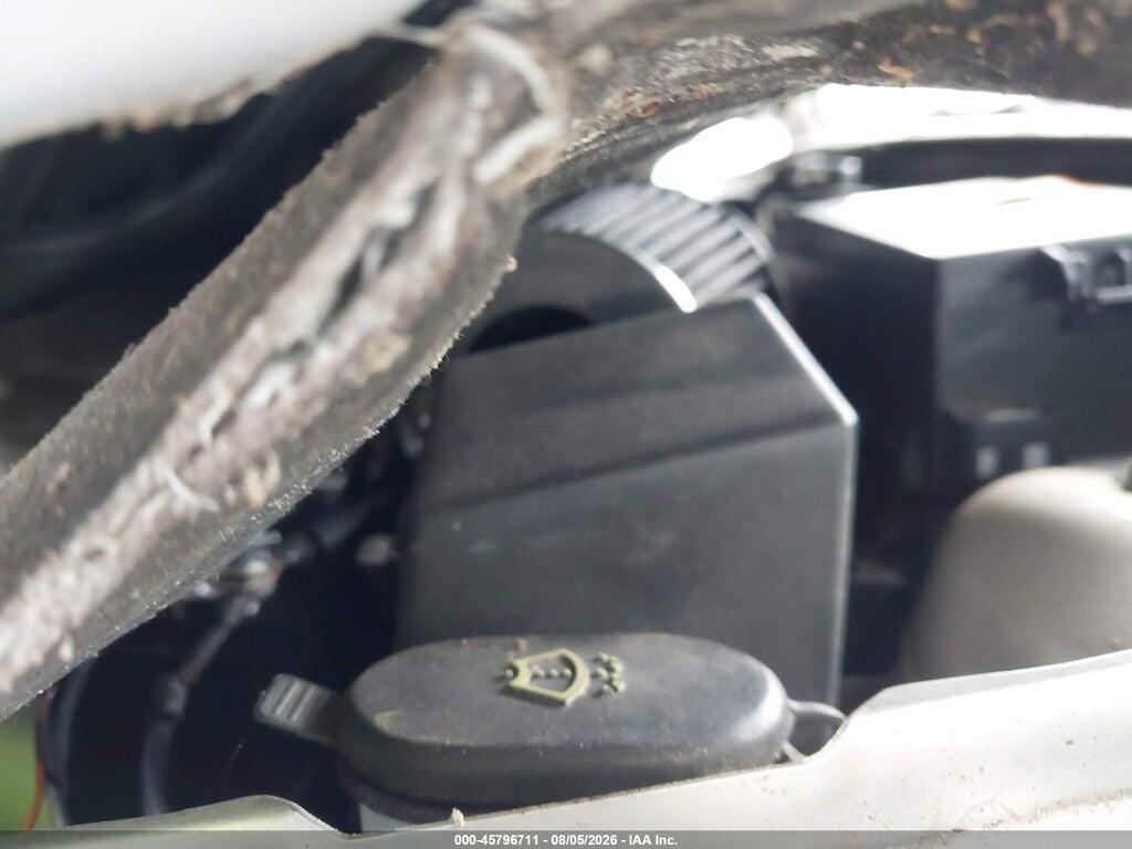 3FAFP3139YR198630 2000 FORD FOCUS photo no. 10