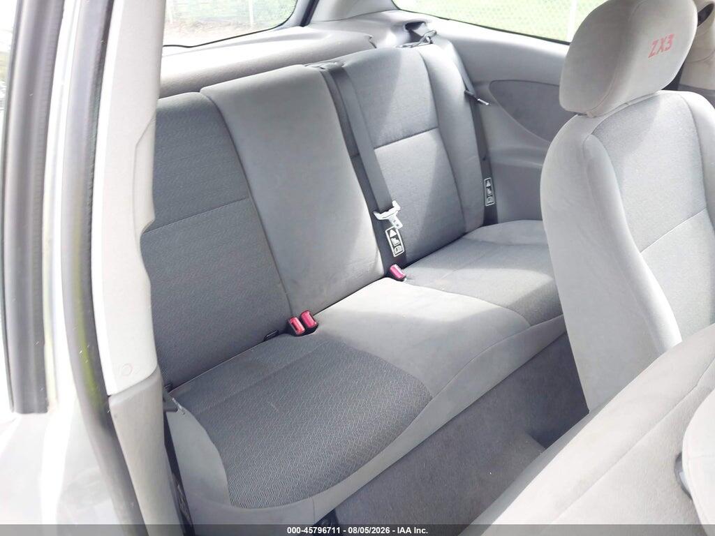 3FAFP3139YR198630 2000 FORD FOCUS photo no. 8