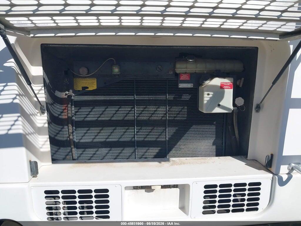 4UZAAHAK81CJ18423 2001 FREIGHTLINER CHASSIS photo no. 10
