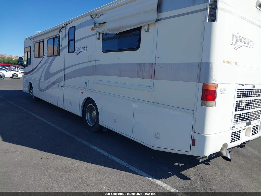 4UZAAHAK81CJ18423 2001 FREIGHTLINER CHASSIS photo no. 3