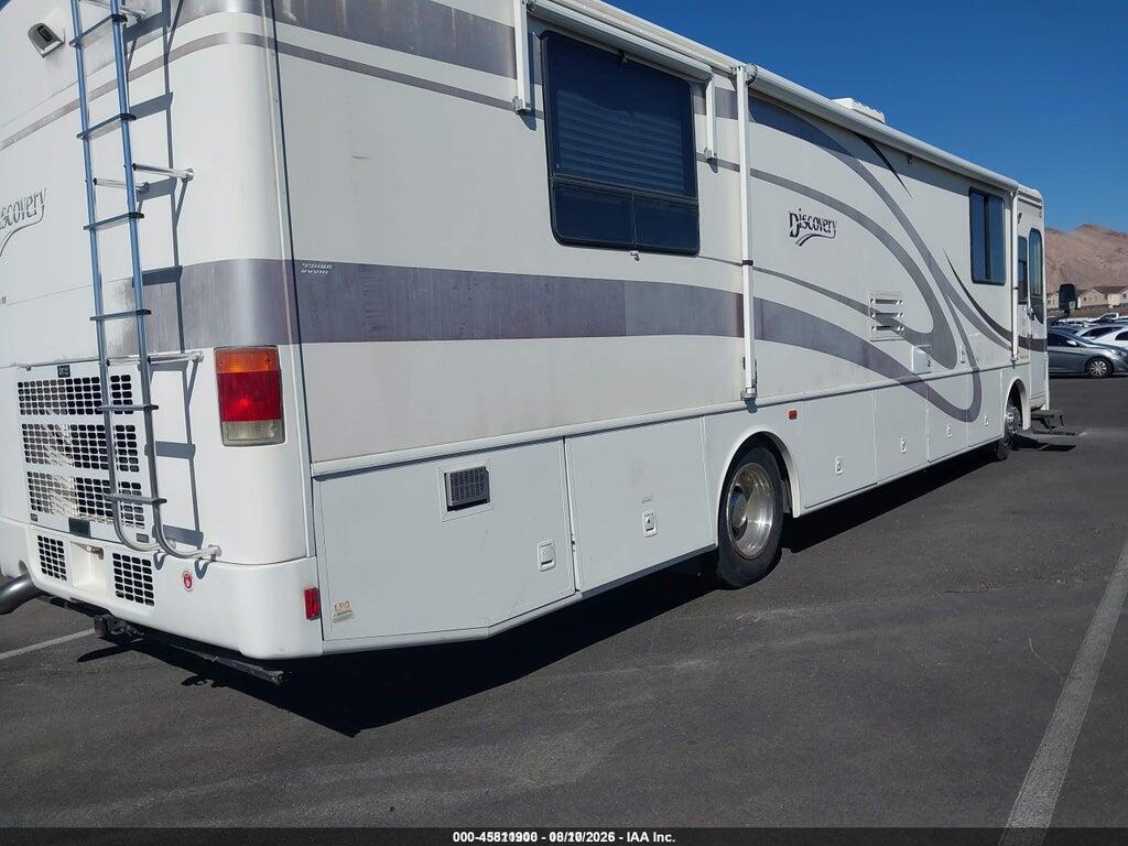 4UZAAHAK81CJ18423 2001 FREIGHTLINER CHASSIS photo no. 4