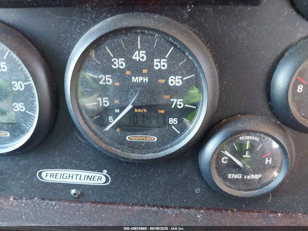 4UZAAHAK81CJ18423 2001 FREIGHTLINER CHASSIS photo no. 7