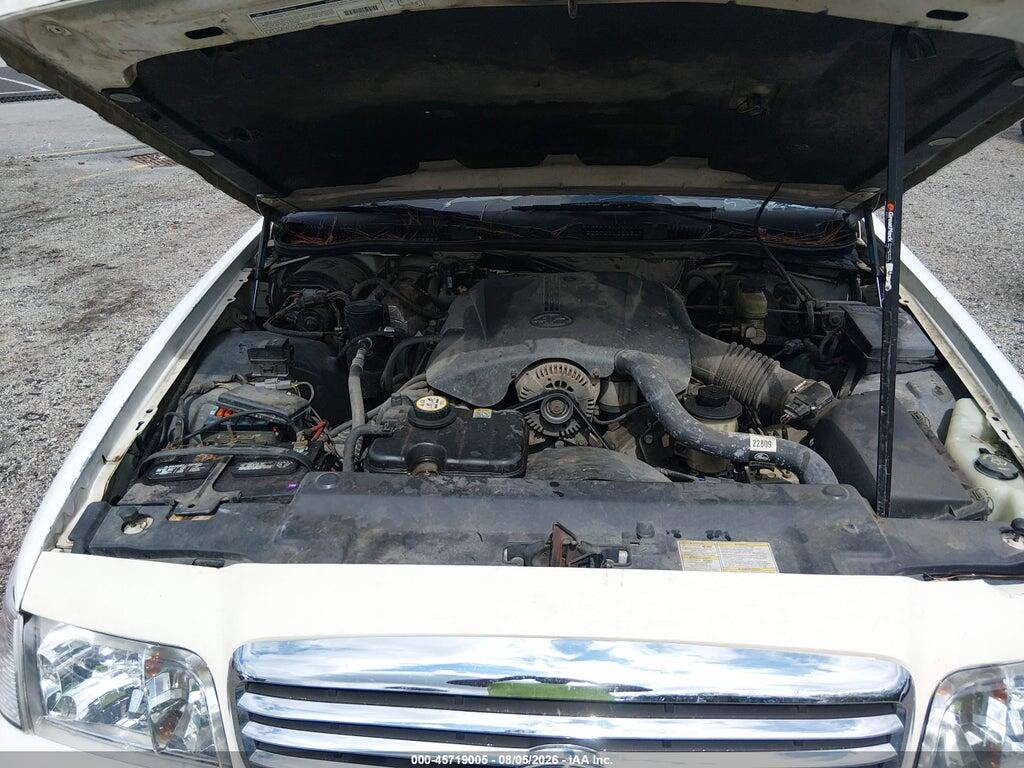2FAFP74WX1X149263 2001 FORD CROWN VICTORIA photo no. 9