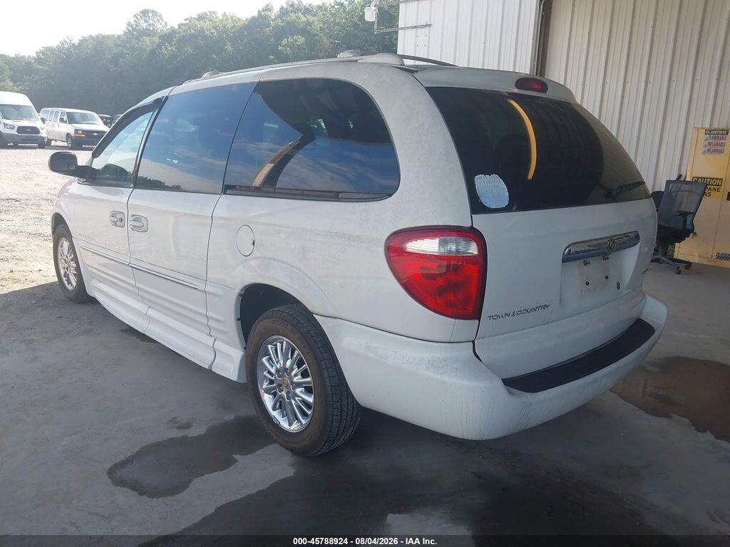2C8GP64LX2R550962 2002 CHRYSLER TOWN & COUNTRY photo no. 3