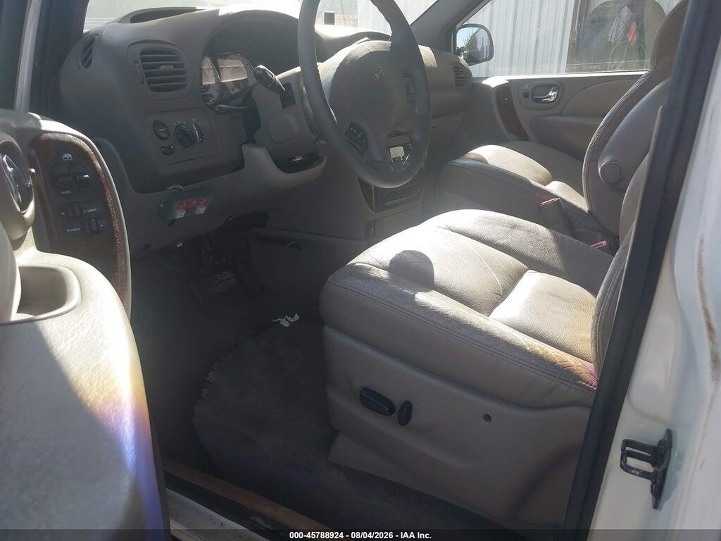 2C8GP64LX2R550962 2002 CHRYSLER TOWN & COUNTRY photo no. 5