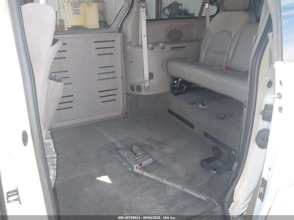 2C8GP64LX2R550962 2002 CHRYSLER TOWN & COUNTRY photo no. 8