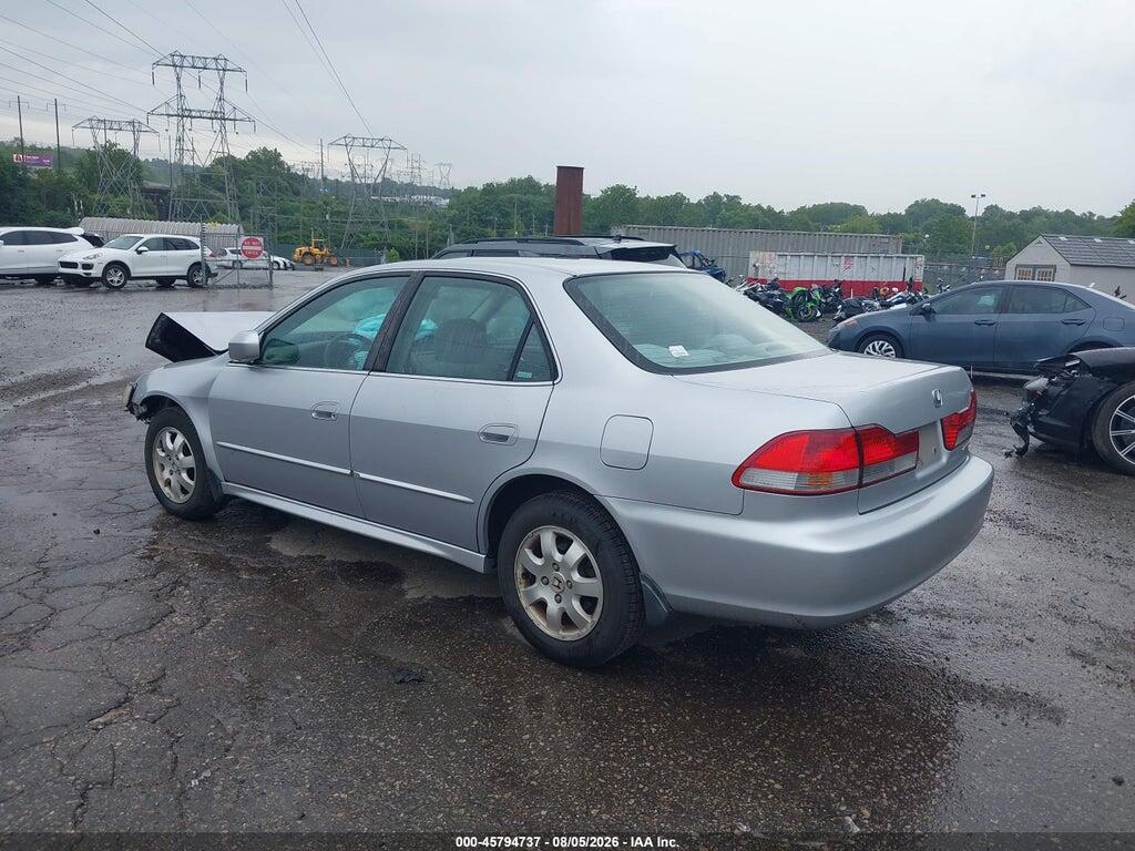 1HGCG66812A003335 2002 HONDA ACCORD photo no. 3