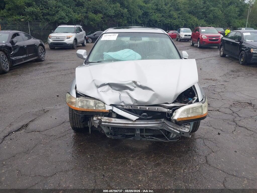 1HGCG66812A003335 2002 HONDA ACCORD photo no. 6