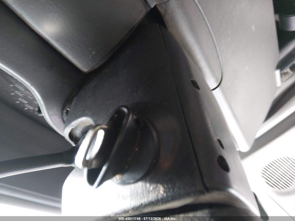 1FTNE24W54HB45950 2004 FORD E-250 photo no. 11