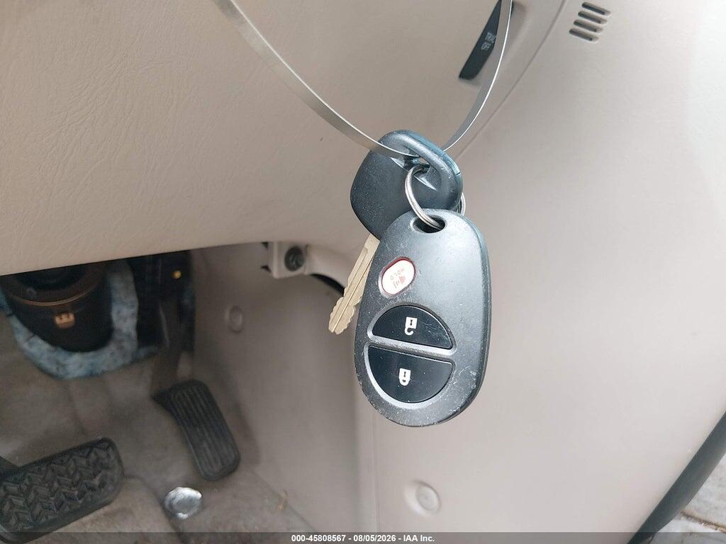 5TDZA23C44S092139 2004 TOYOTA SIENNA photo no. 11