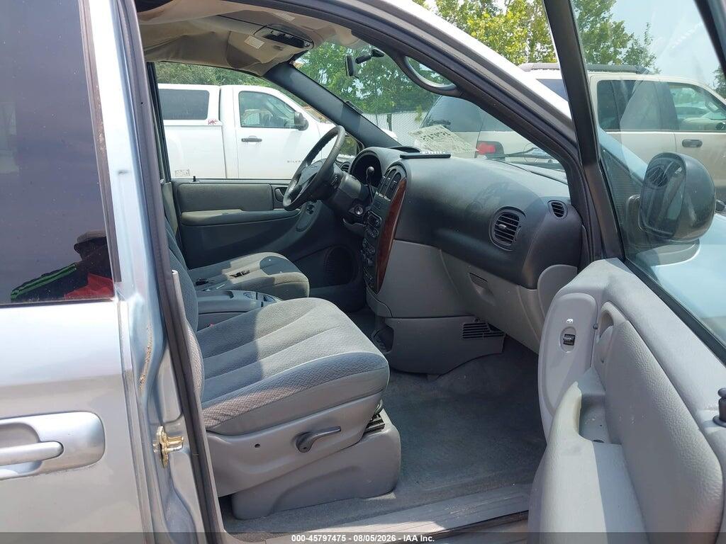 2C4GP54L14R534664 2004 CHRYSLER TOWN & COUNTRY photo no. 5