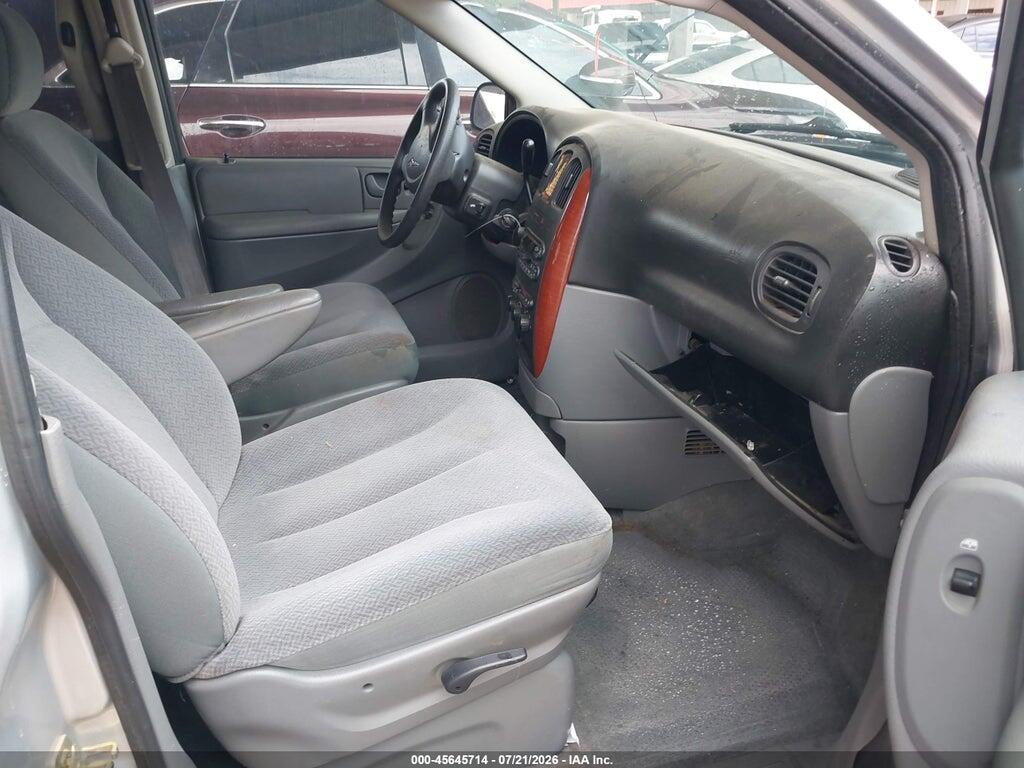2C4GP44R95R445053 2005 CHRYSLER TOWN & COUNTRY photo no. 5