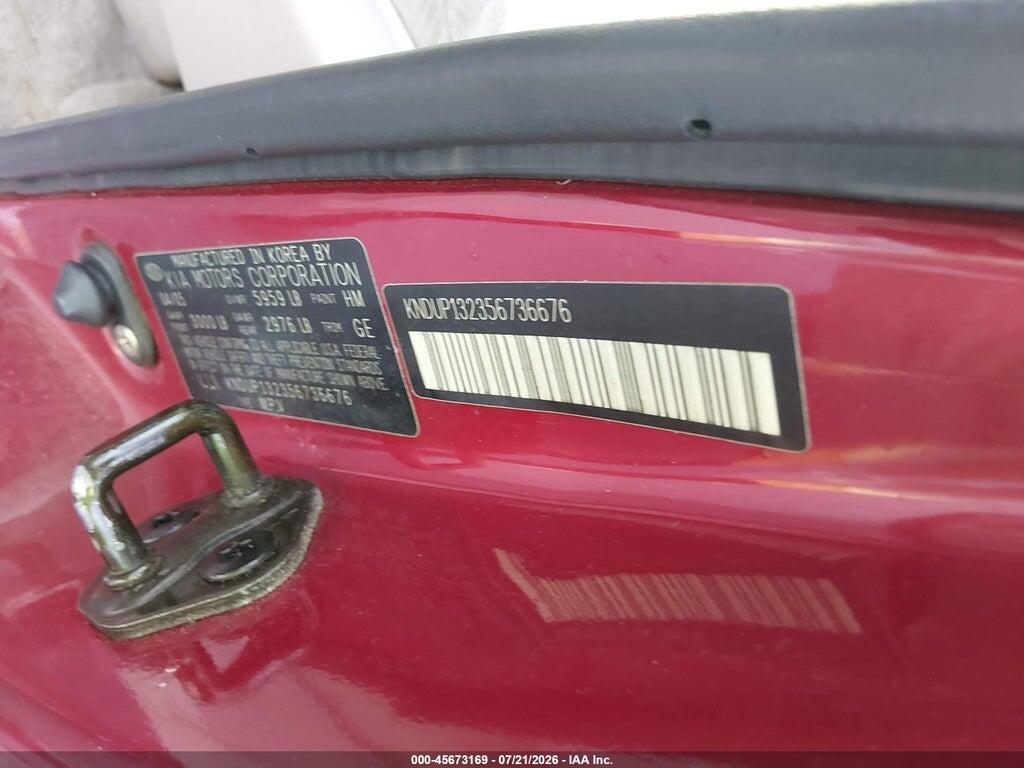 KNDUP132356736676 2005 KIA SEDONA photo no. 9