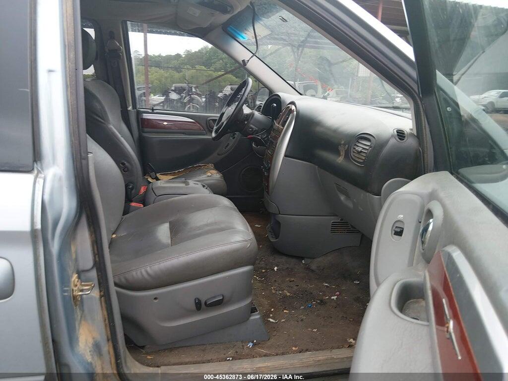 2C4GP64L55R349749 2005 CHRYSLER TOWN & COUNTRY photo no. 5