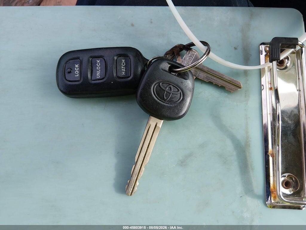 2T1KR32E25C362434 2005 TOYOTA MATRIX photo no. 11