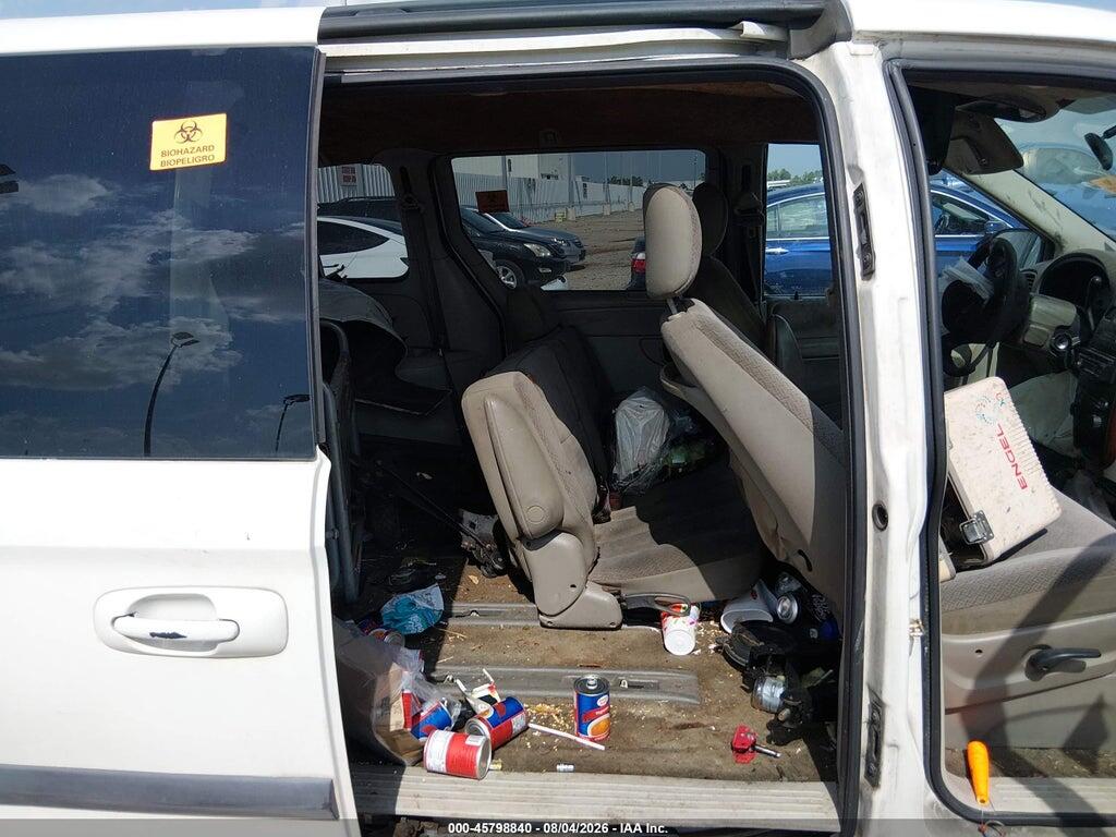 1C4GP45R05B388092 2005 CHRYSLER TOWN & COUNTRY photo no. 8