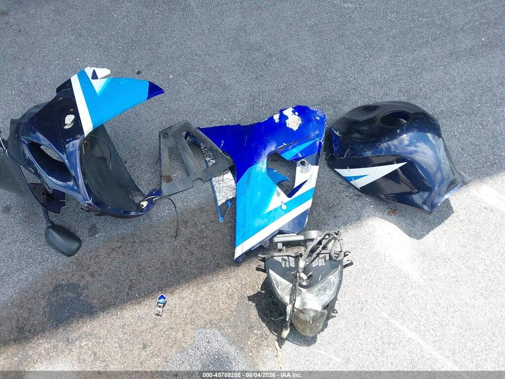 JS1GN7CA752112894 2005 SUZUKI GSX-R600 photo no. 12