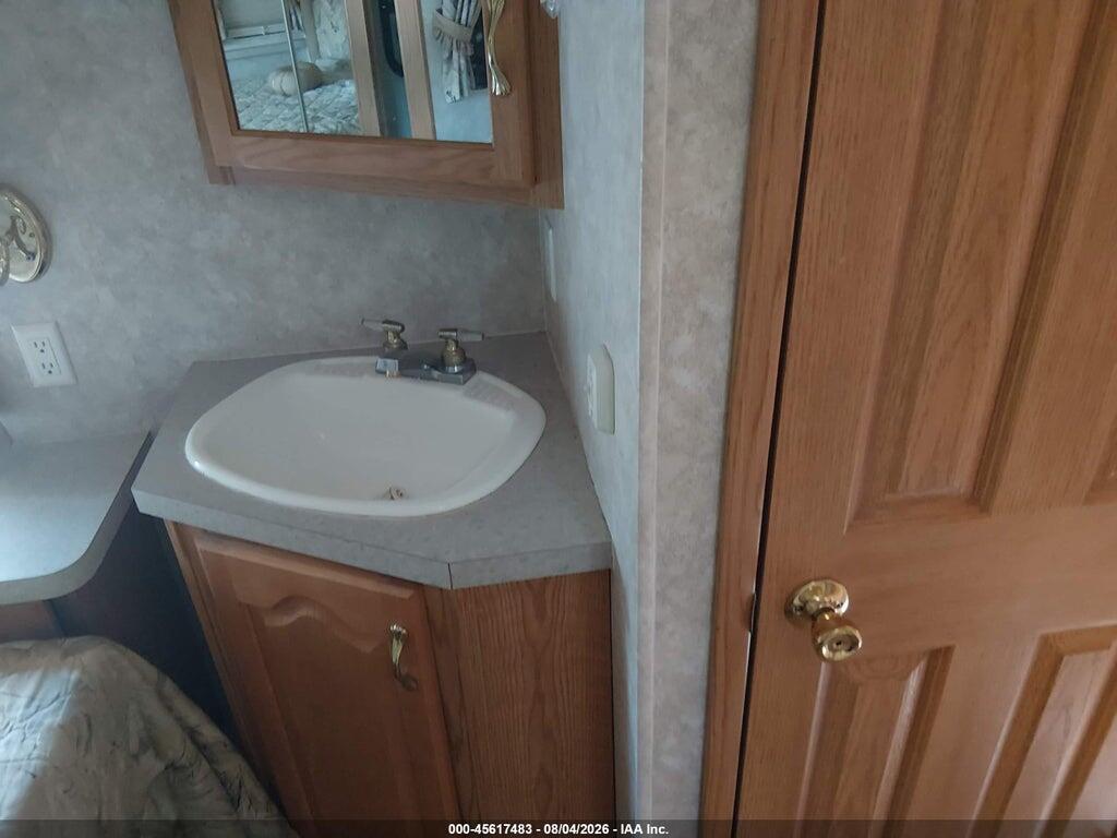 1C932FN045A024865 2005 NU-WA HITCH HIKER II 5TH WHL TRAVEL TRAILER photo no. 12