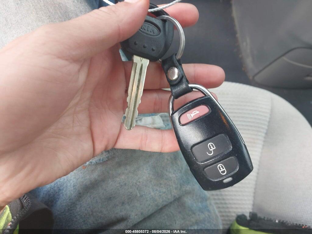 KNDMB133786254045 2008 KIA SEDONA photo no. 11
