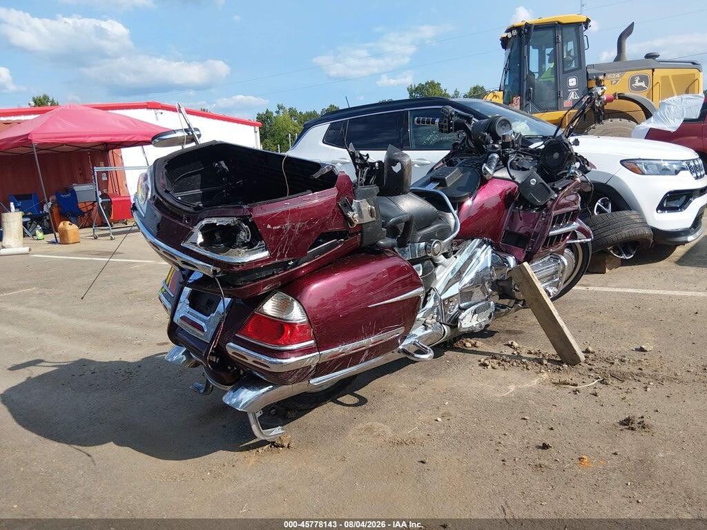 1HFSC47F78A709375 2008 HONDA GL1800 photo no. 4