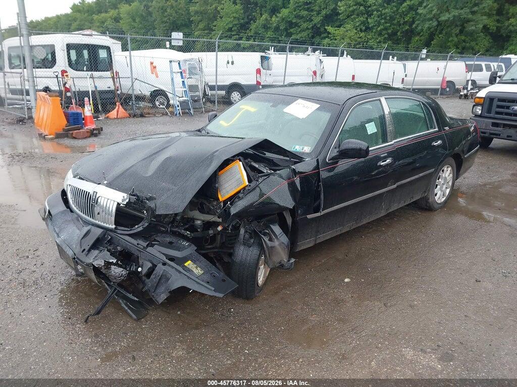 2LNHM82V39X621273 2009 LINCOLN TOWN CAR photo no. 2