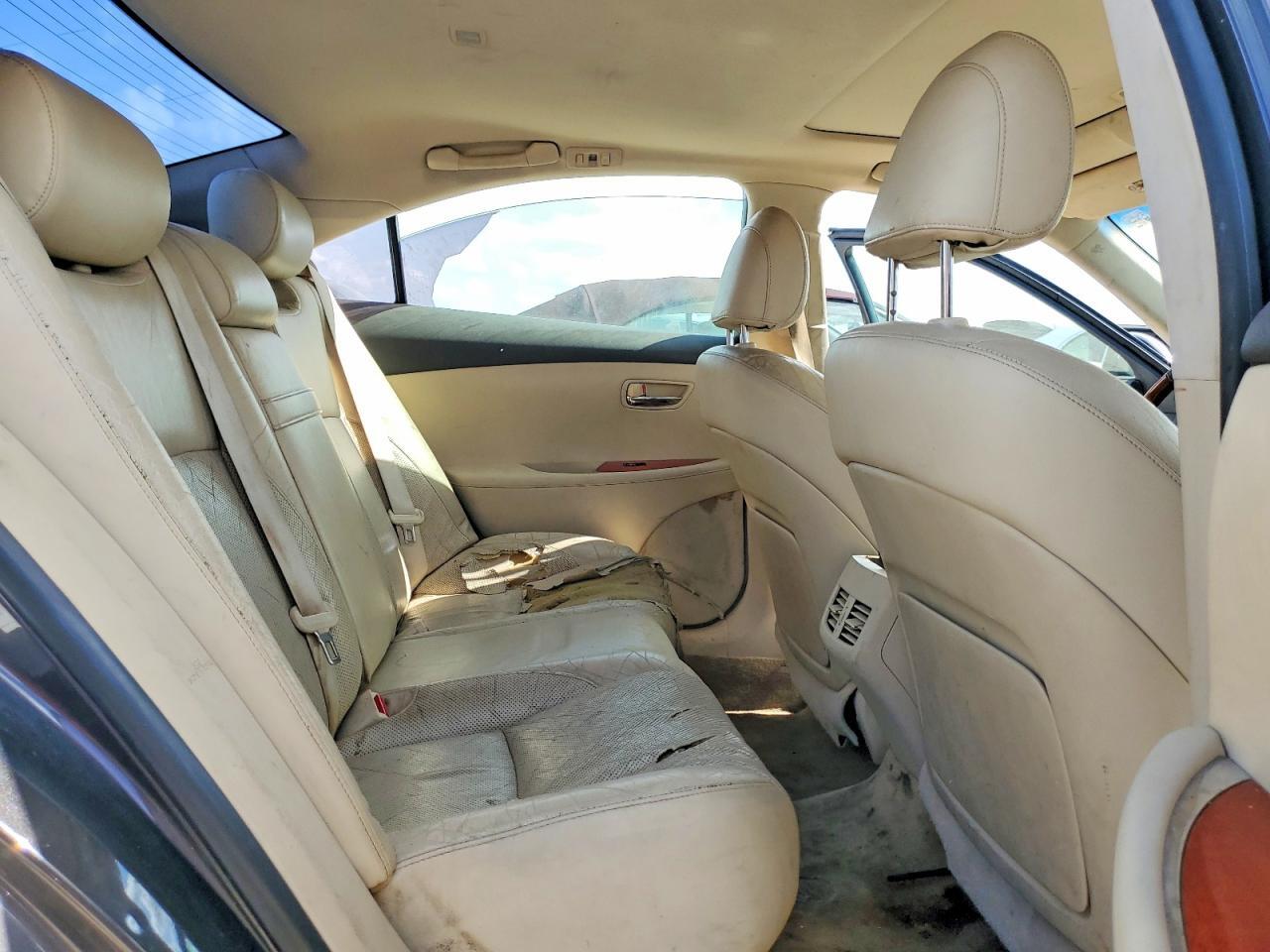 2010 LEXUS ES 350 — Фото 11 из 13