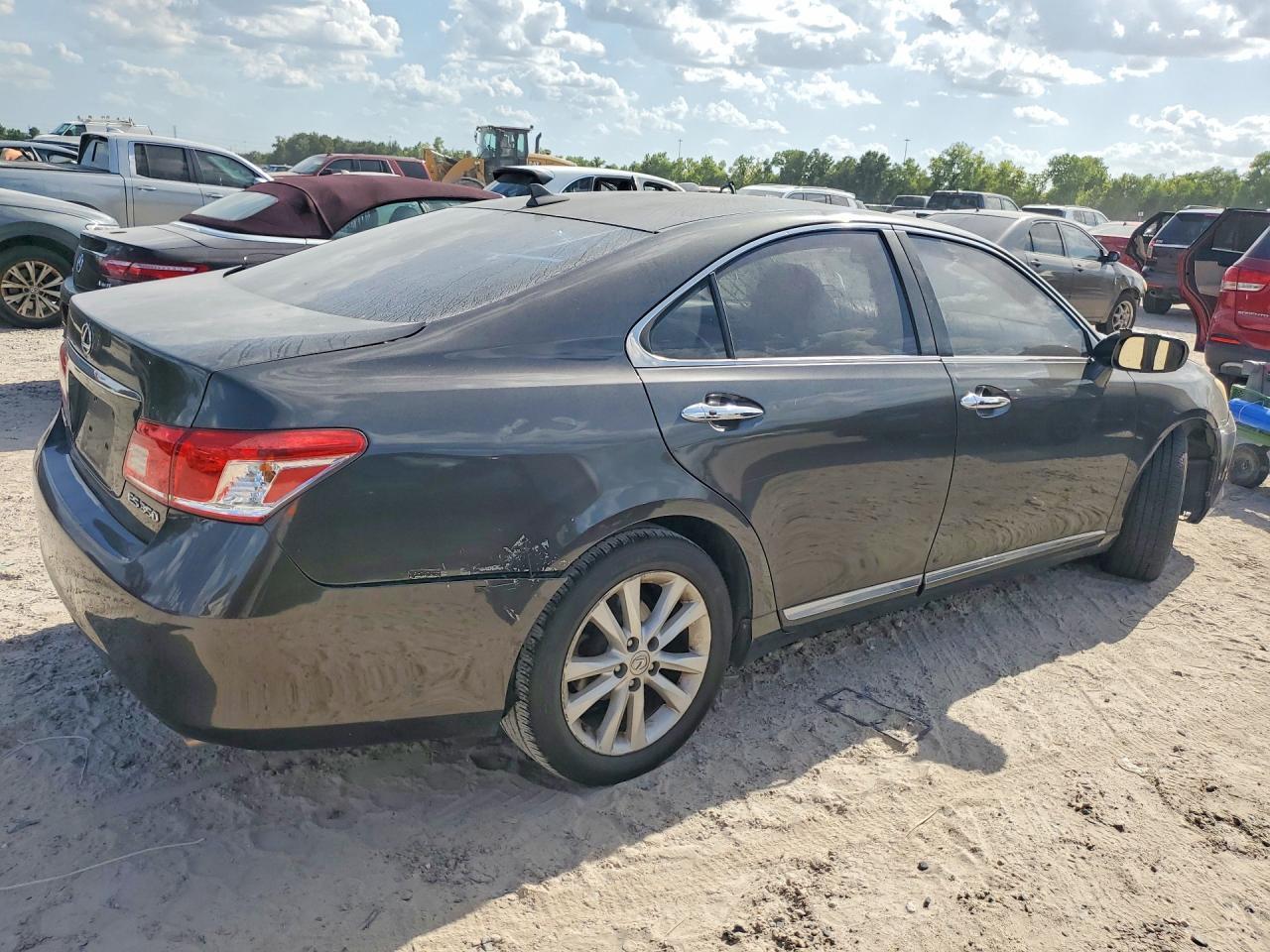2010 LEXUS ES 350 — Фото 3 из 13