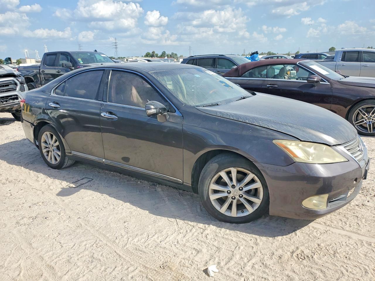 2010 LEXUS ES 350 — Фото 4 из 13