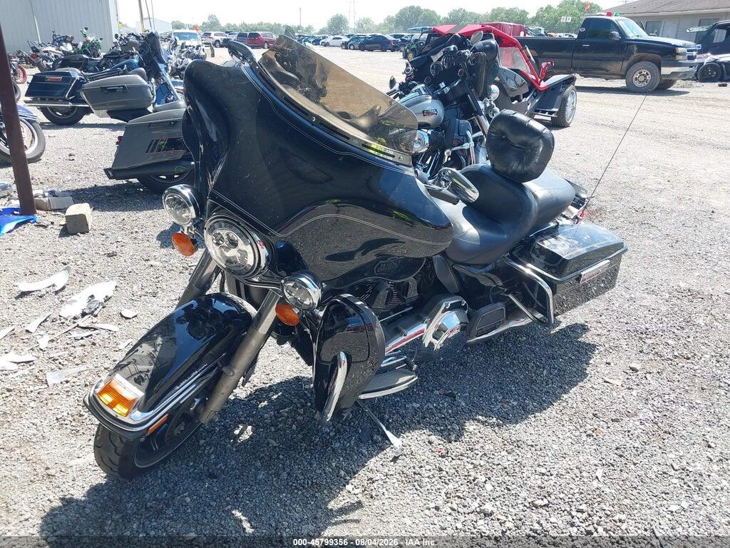 1HD1FC416AB620203 2010 HARLEY-DAVIDSON FLHTCU photo no. 2