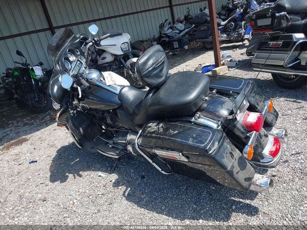 1HD1FC416AB620203 2010 HARLEY-DAVIDSON FLHTCU photo no. 3