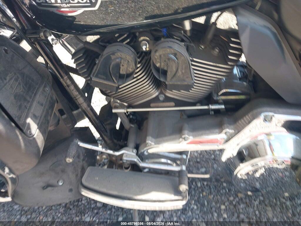 1HD1FC416AB620203 2010 HARLEY-DAVIDSON FLHTCU photo no. 9