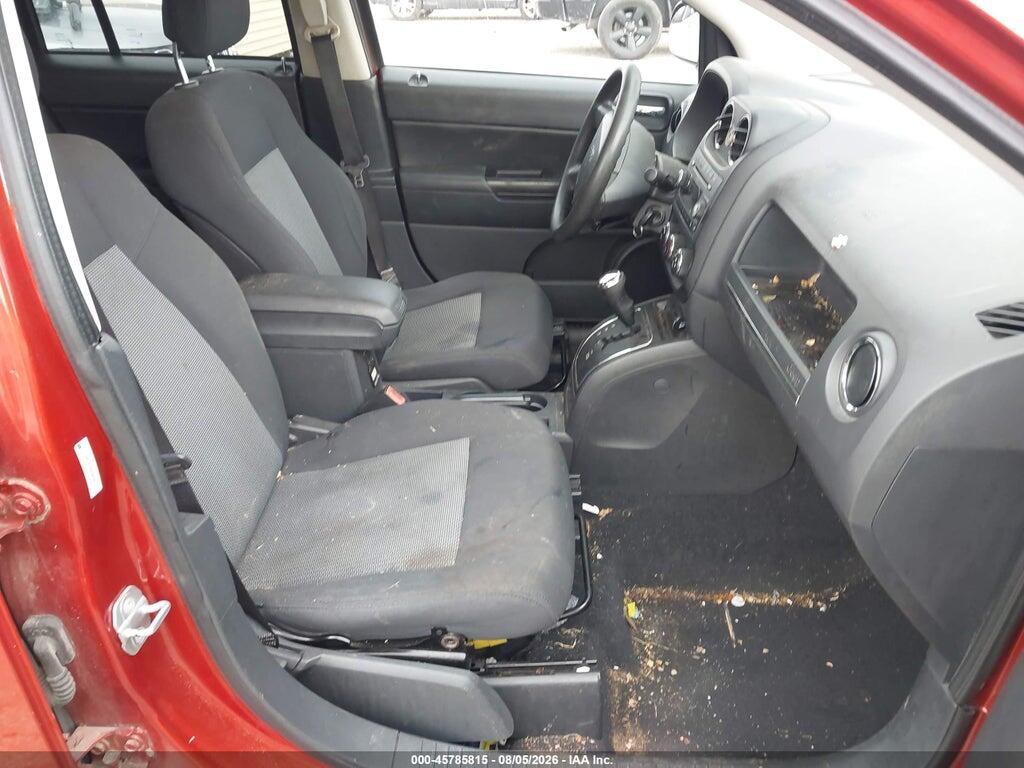 1J4NT4FA5AD504746 2010 JEEP COMPASS photo no. 5