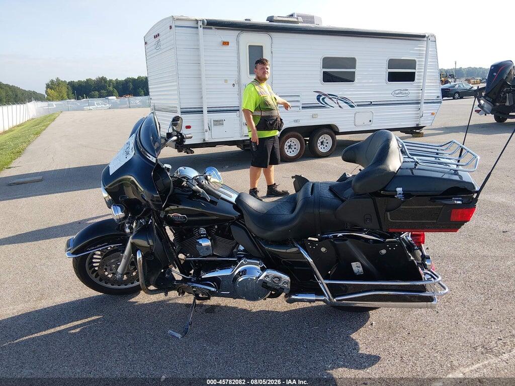 1HD1FC416AB673810 2010 HARLEY-DAVIDSON FLHTCU photo no. 12