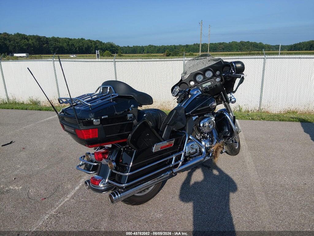 1HD1FC416AB673810 2010 HARLEY-DAVIDSON FLHTCU photo no. 4