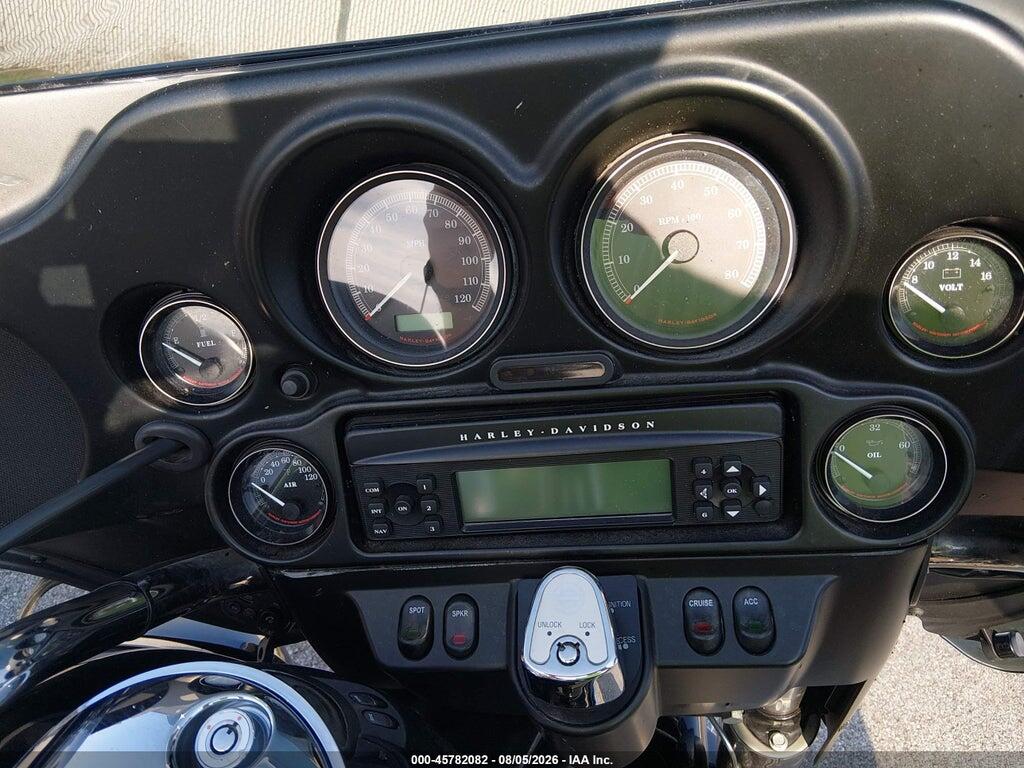 1HD1FC416AB673810 2010 HARLEY-DAVIDSON FLHTCU photo no. 7