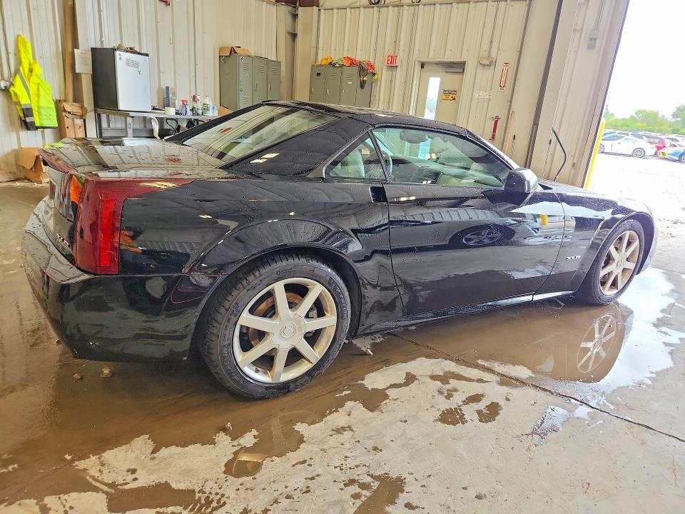 2004 CADILLAC XLR — Фото 3 из 12