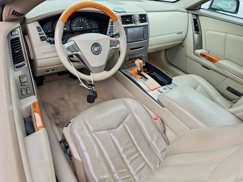 2004 CADILLAC XLR — Фото 8 из 12