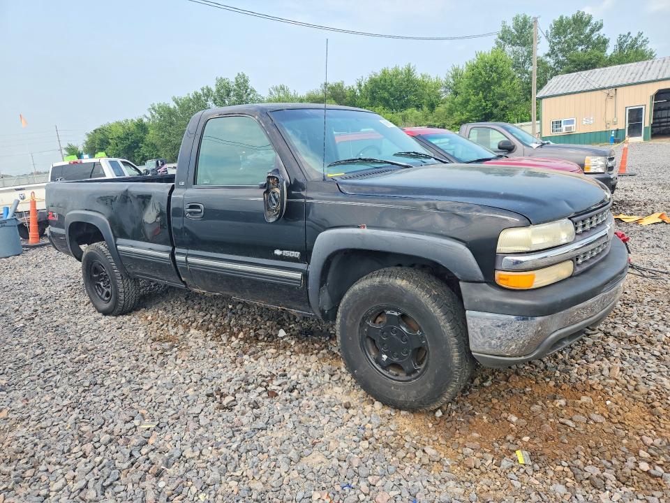 2000 CHEVROLET SILVERADO K1500 — Фото 4 из 12