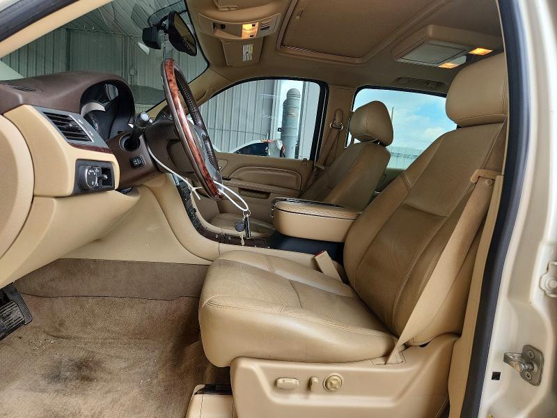 2012 CADILLAC ESCALADE ESV PREMIUM — Фото 7 из 13