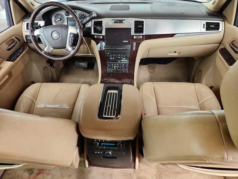 2012 CADILLAC ESCALADE ESV PREMIUM — Фото 8 из 13
