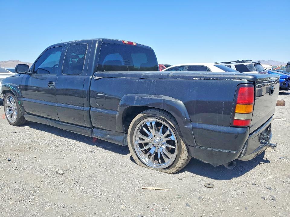 2004 GMC NEW SIERRA C1500 — Фото 2 из 12