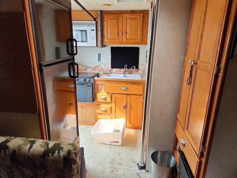2004 GULF STREAM RECREATIONAL VEHICLE (RV) — Фото 5 из 10