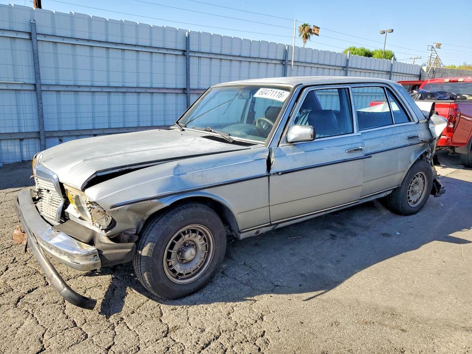 1984 MERCEDES-BENZ 300 WDBAB33A3EA019758