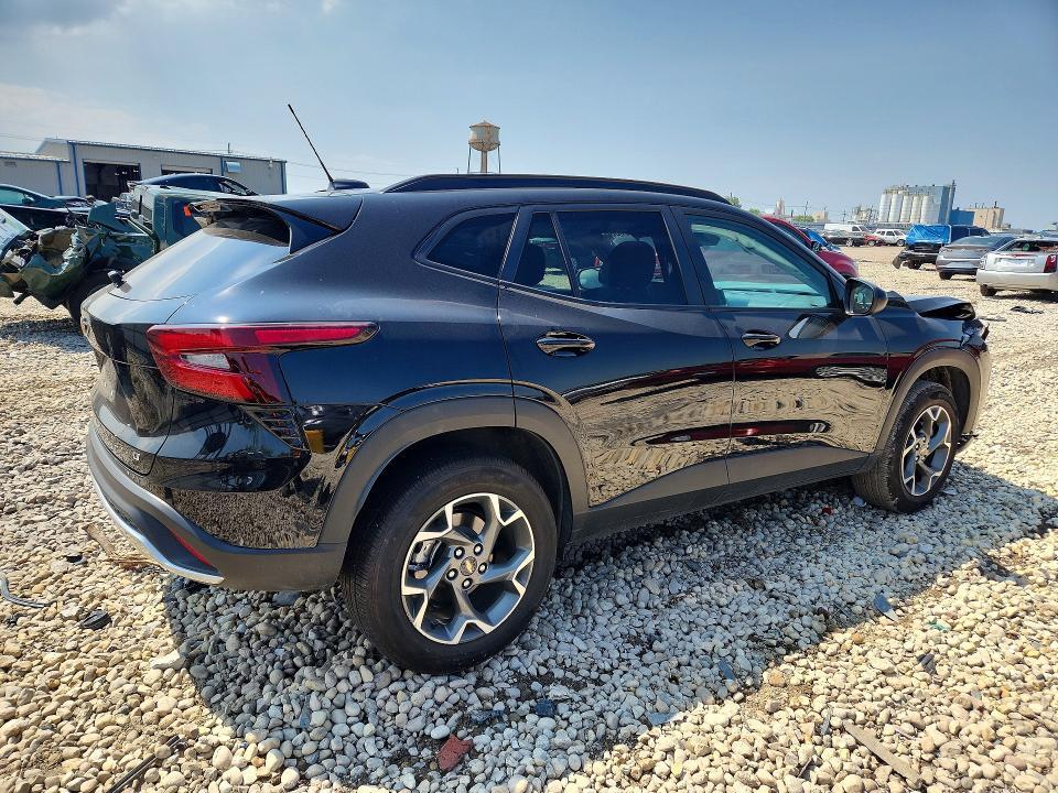 2024 CHEVROLET TRAX 1LT — Фото 3 из 13