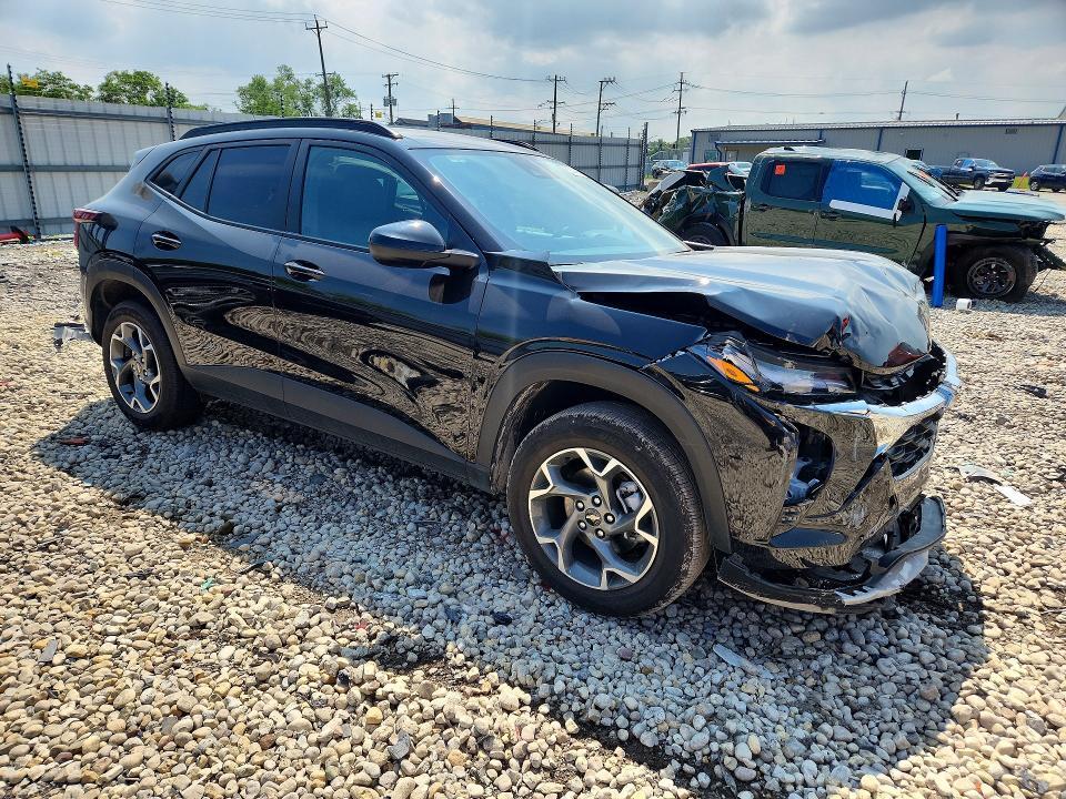 2024 CHEVROLET TRAX 1LT — Фото 4 из 13