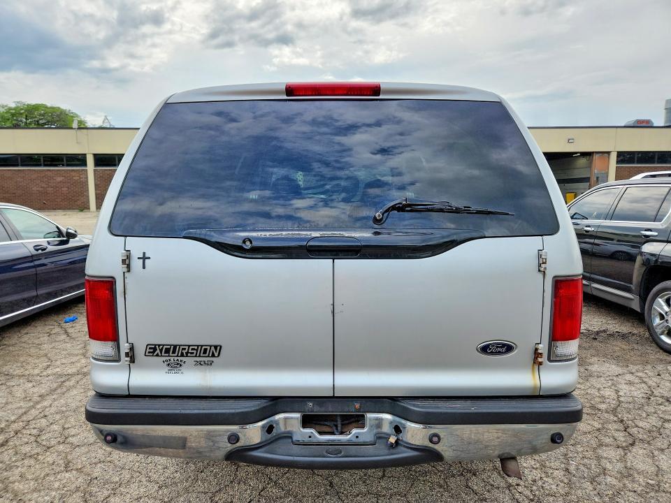 2001 FORD EXCURSION XLT — Фото 6 из 12