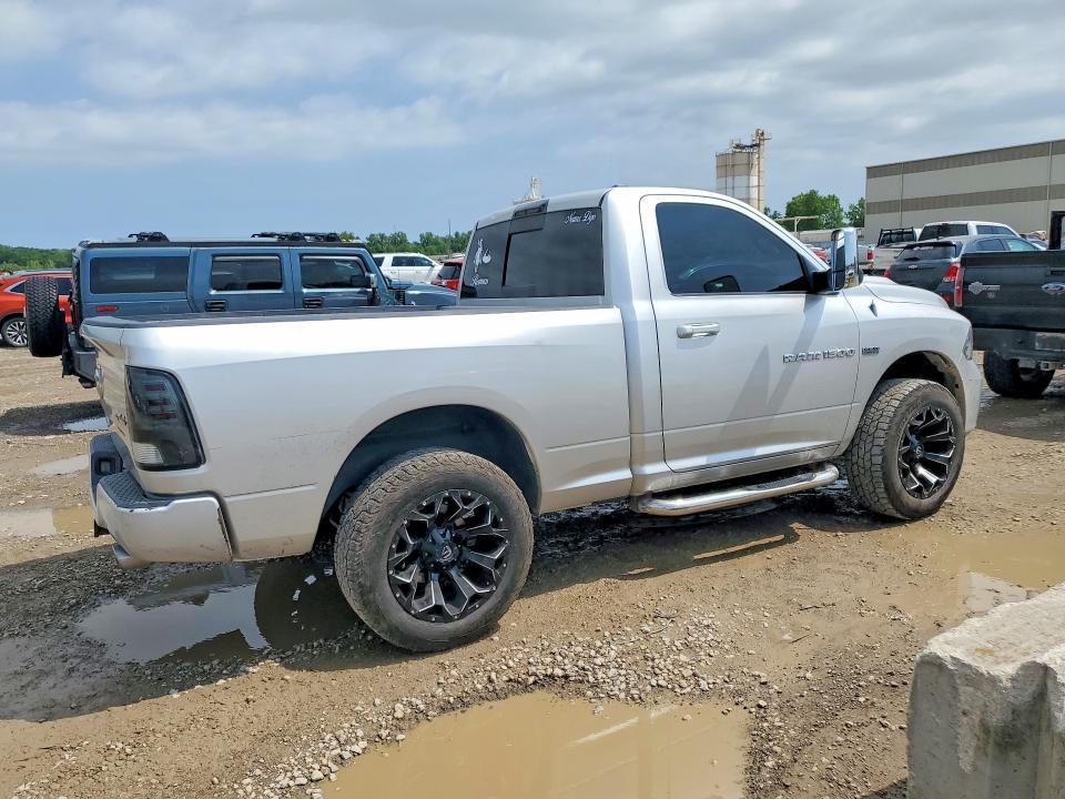 2012 DODGE RAM 1500 SPORT — Фото 3 из 12