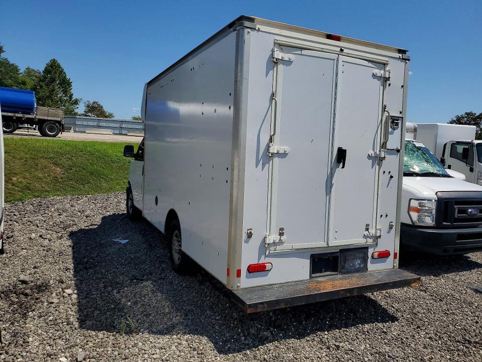 2016 CHEVROLET EXPRESS G3500 — Фото 2 из 12